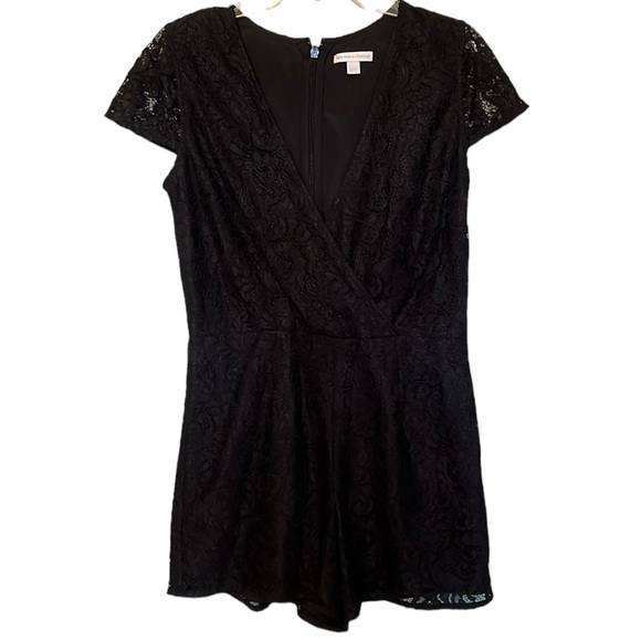 New York & Company Romper Black Lace Design Full Zipper Back Cap Sleeve Size 8 - Picture 1 of 10